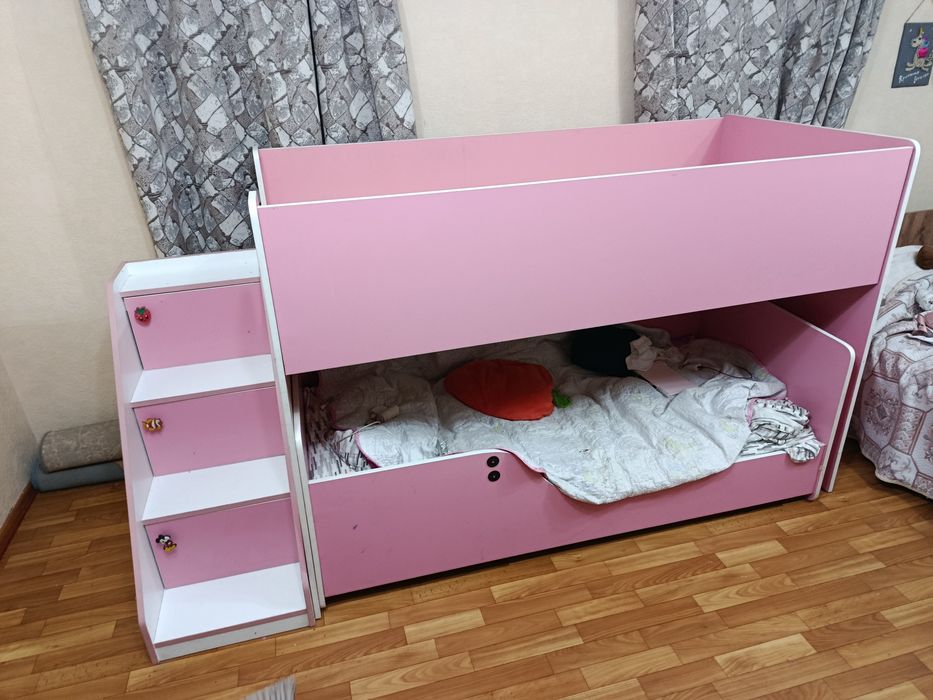 Продам двухъярусную кровать