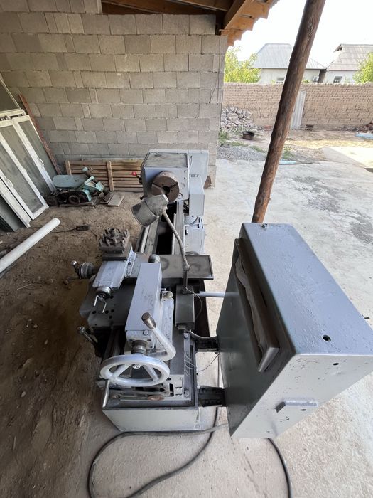 Токарный. станок