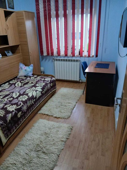 Ap. 2 camere, decomandat, 2 bai, M21, etaj 1