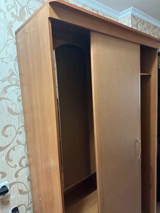 Продам шкаф в прихожую