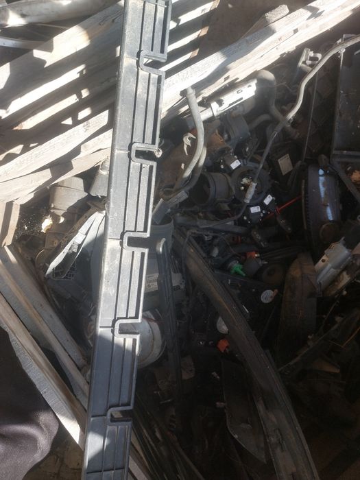 Държачи до резервна гума Бмв е60 520д 177кс е61 bmw e60 e61 520d n47