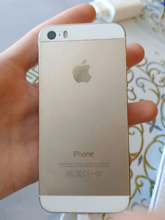 Айфон 5s в хорошем состоянии