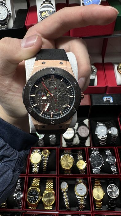 часы Hublot Big Bang Skeleton