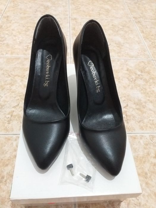 Продавам  официални черни обувки N 37.