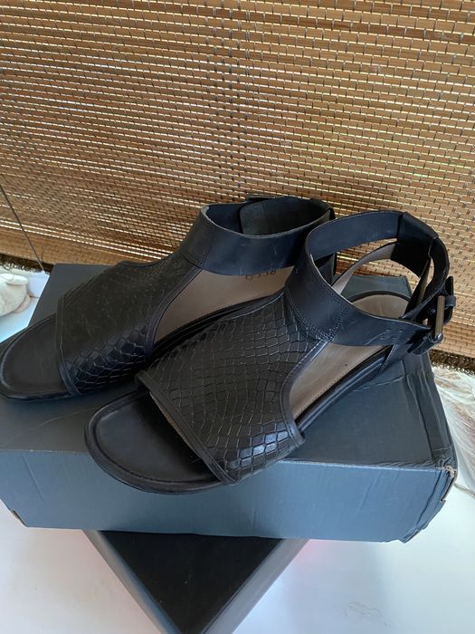 Женская обувь