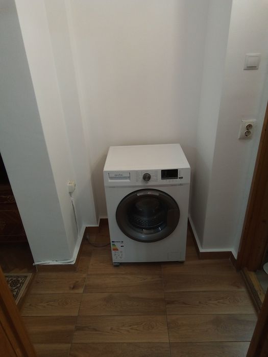 Închiriez apartament cu doua camere