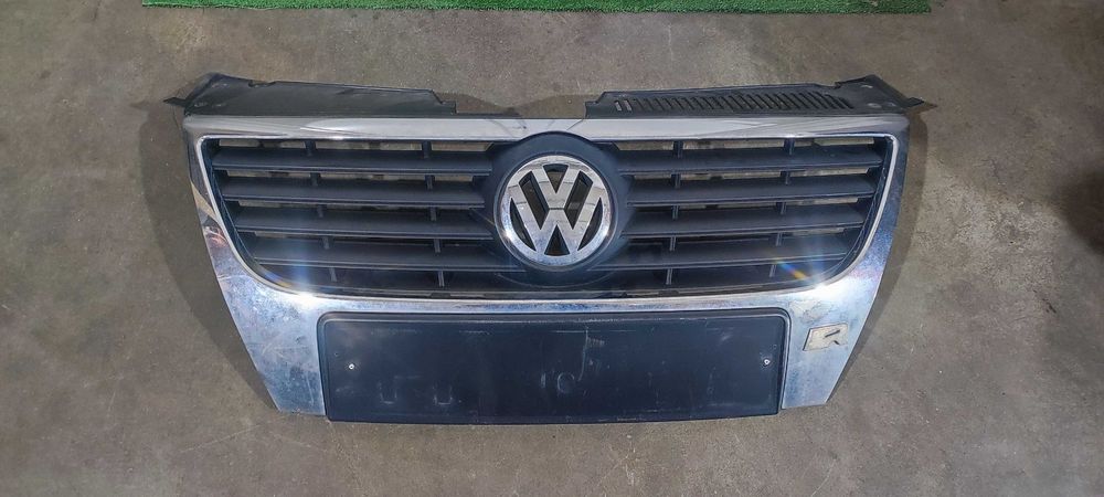 Grila centrala bara fata volkswagen vw passat B6 break an 2008