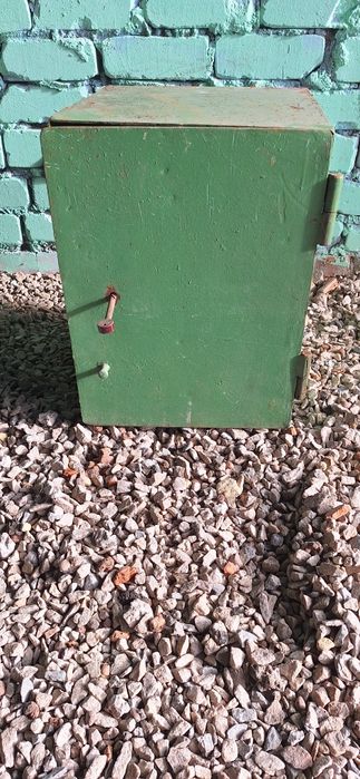 Продам сейф недорого