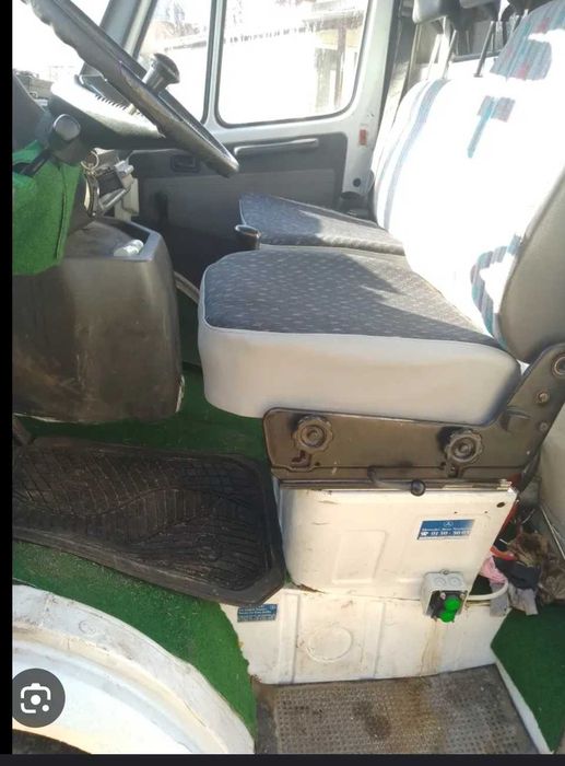 Самосвал мерцедес 208