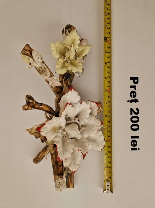 Bibelouri din porțelan cu tematica florala