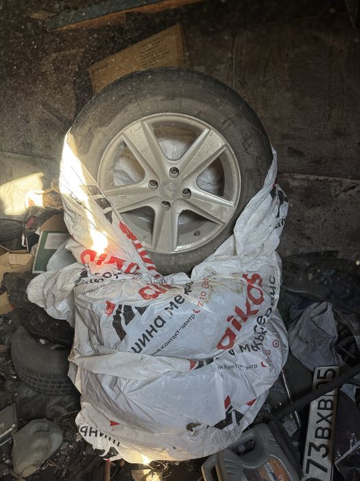 Летняя резина с дисками.