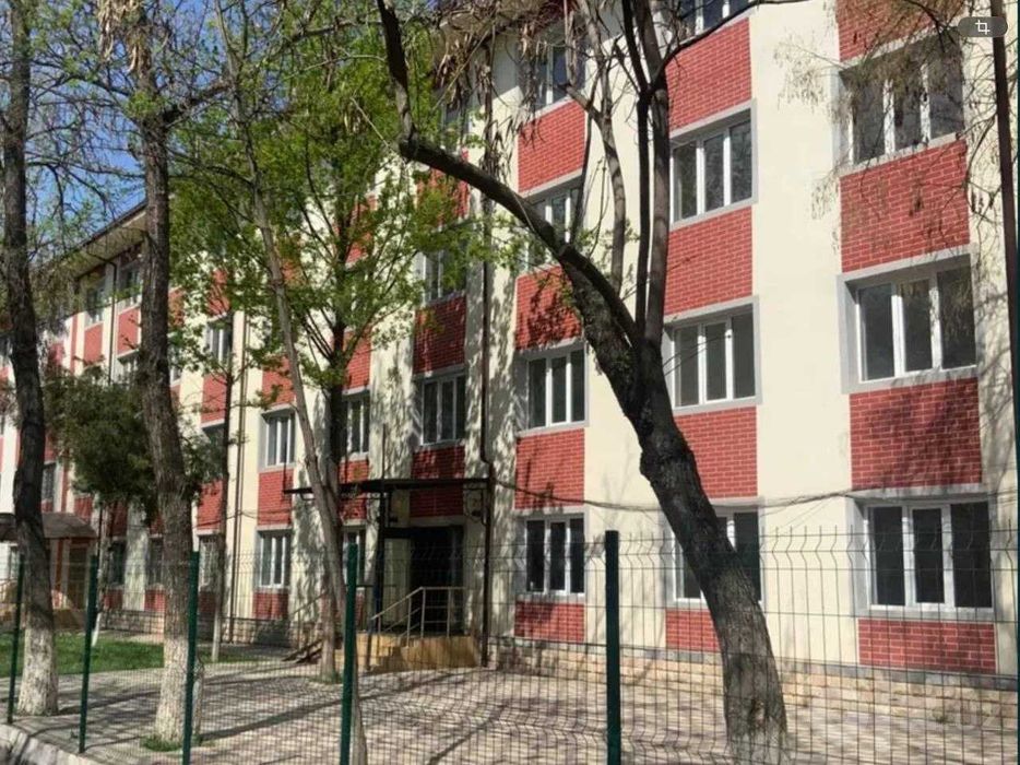 Сдаётся в аренду отдельно стоящее здание в Алмазарском районе.