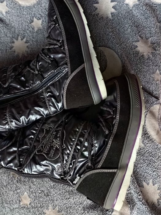 Чисто нови и много топли дамски ботуши на Dockers