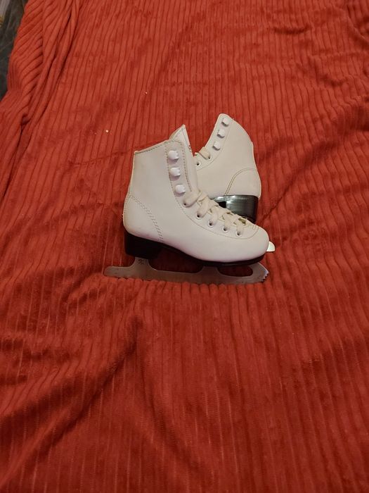 Коньки фигурные 26р.