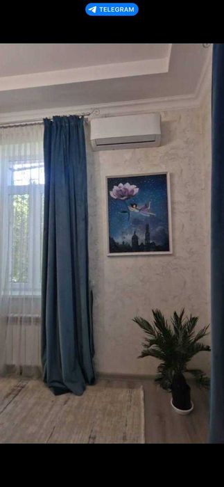 В центре сдаётся  1 комнатная квартира в частном доме.