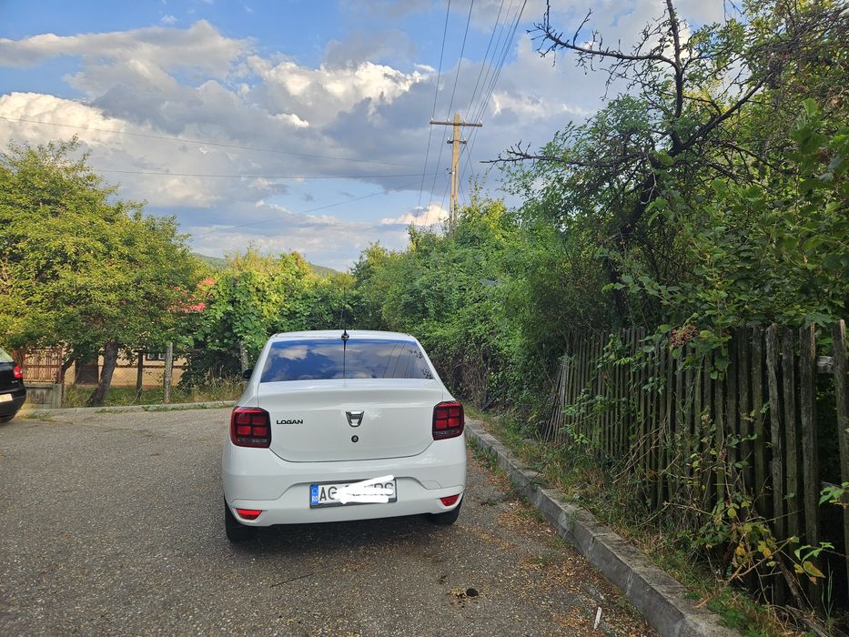 Vând  Dacia Logan