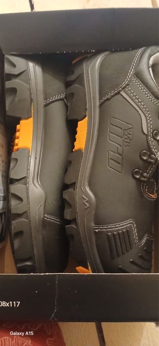 Bocanci protectie noi 100 lei