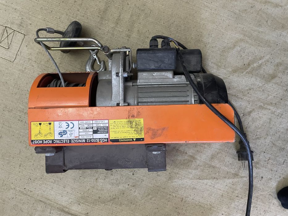 palan electric cu cablu , troliu , model HGS-B250-12    250/500 kg