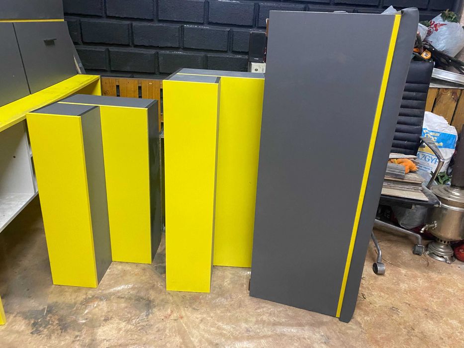 Продам витражные полки, шкафчики