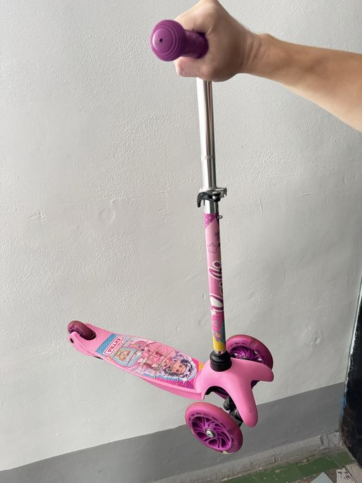 Самокат трехколесный