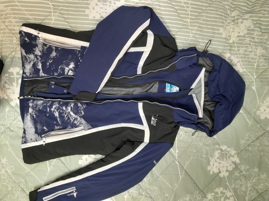 Горнолыжный костюм