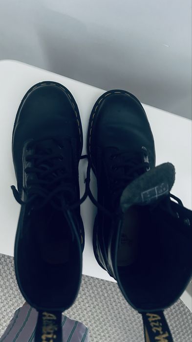 Dr. Martens Номер 39 боти