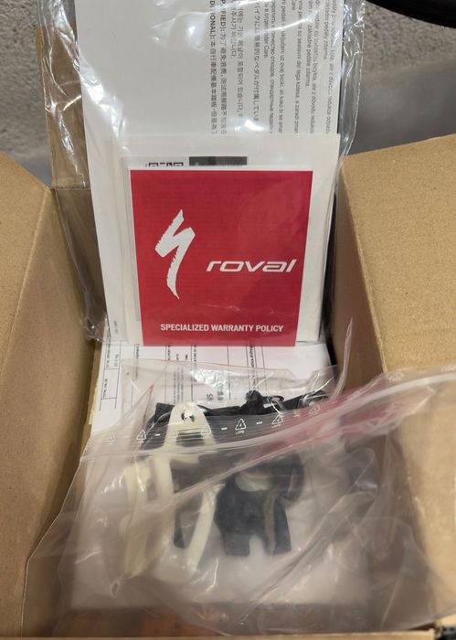 Specialized Epic EVO 8 – ~12.3 кг, състезателно, обслужено