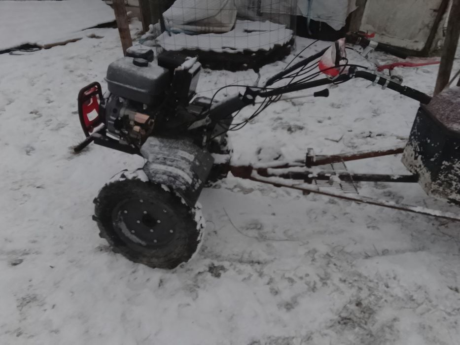 Vând motocultor 14 cai benzina