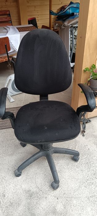 Scaun birou pentru copii Preț Super tare.
