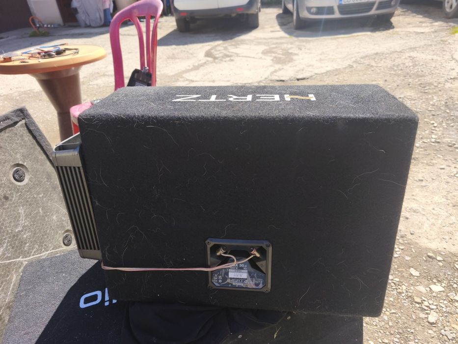 Бас каса с усилвател