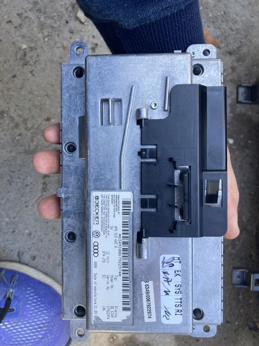 Табло, екран и конзола за Q7 2006- 2010