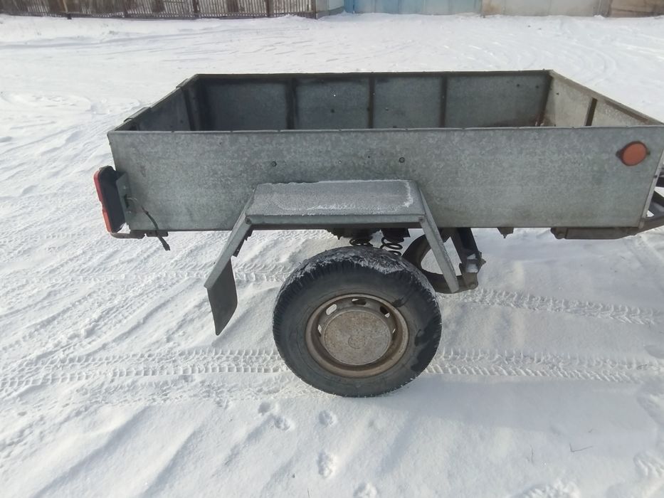 Прицеп легковой,самосвальный.