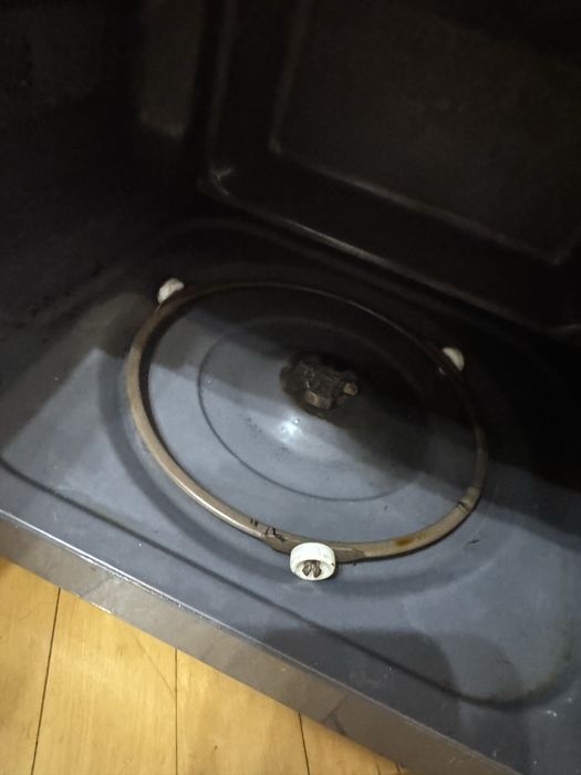 Продам микроволновку Panasonic б\у