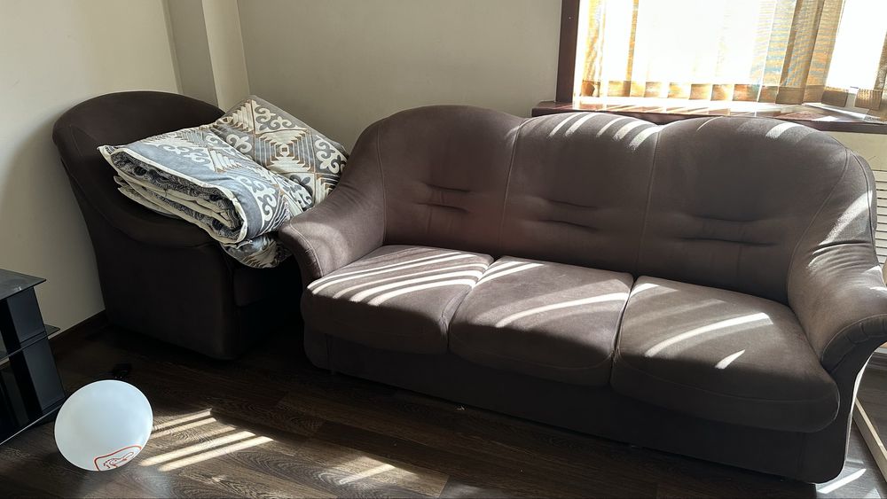 Диван раскладной и кресла