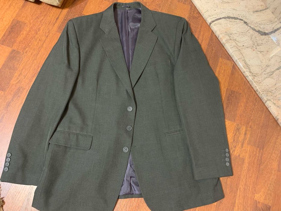 REDUCERE!! Vand costum barbati marimea 54, nepurtat