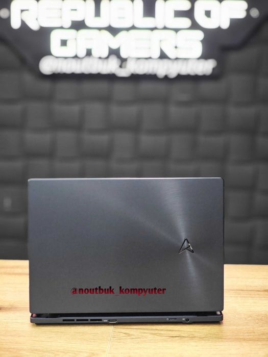 Мощный игровой   Asus Zenbook Duo Pro