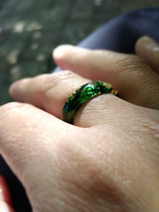 Пръстен от смола с мъх и златен лист Ръчна изработка Обеци смола Обици