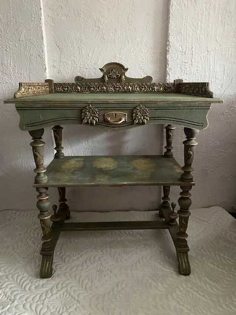 Старинна помощна маса /писалище