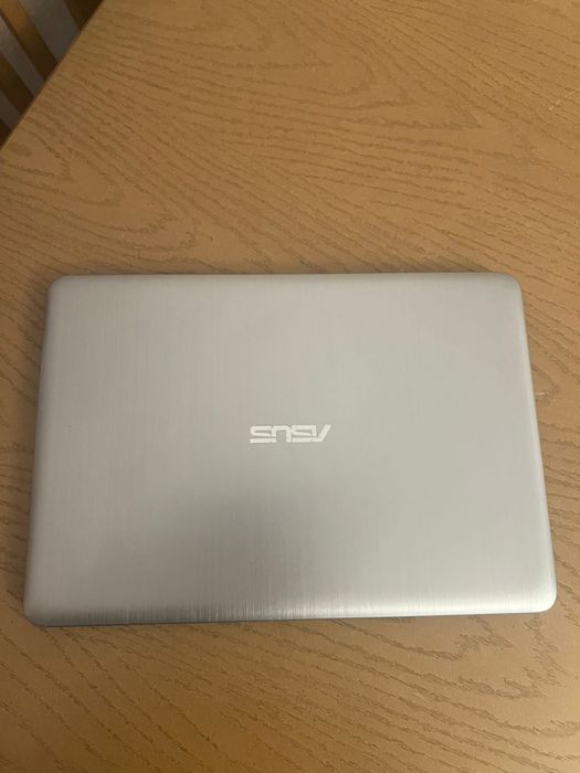 Ноутбук Asus, б/у в отличном состоянии