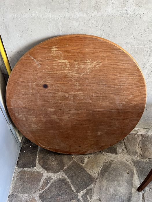 Masă de lemn extensibilă