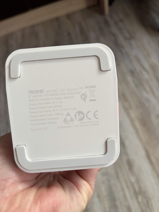 Безжично зарядно устройство TRONIC