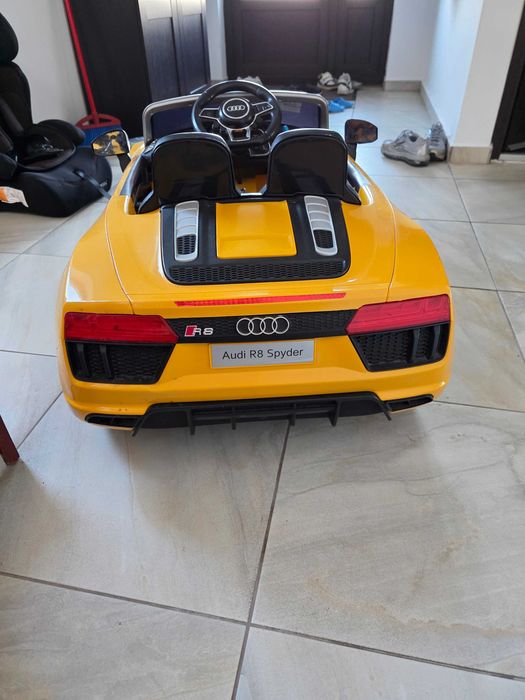 Masina electrica copii Audi R8 Spyder ride-on Car 12V cu 2 locuri