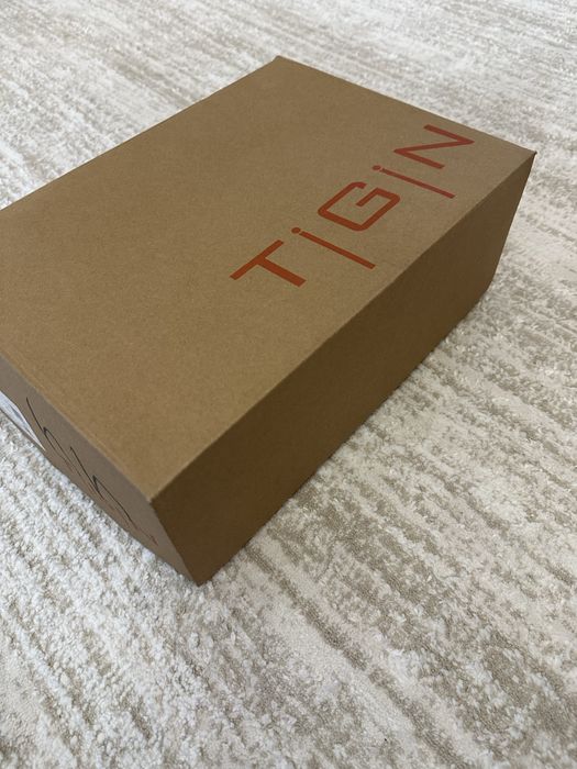 Мужская кроссовка размер-44