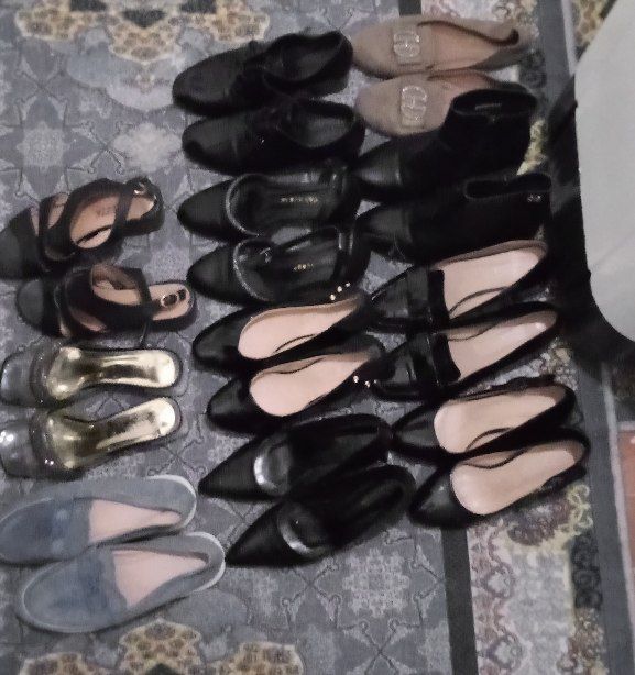 Ayollar oyoq kiyimi va patstavka sotiladi