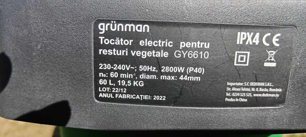 Vând tocător de crengi și resturi vegetale