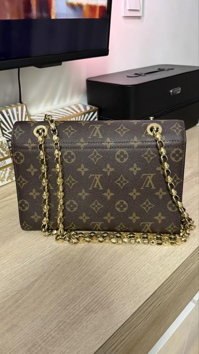 Дамска чанта Louis Vuitton