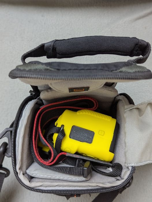 Фабричен комплект Canon M50 с два обектива и адаптер