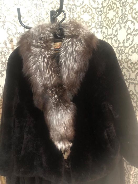 Продам шубу,куртки