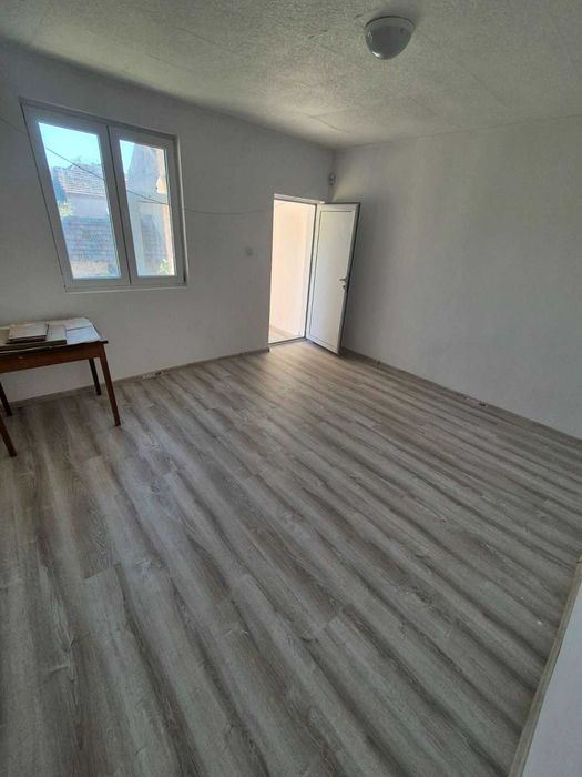 Нова къща в гр. Искър, обл. Плевен .