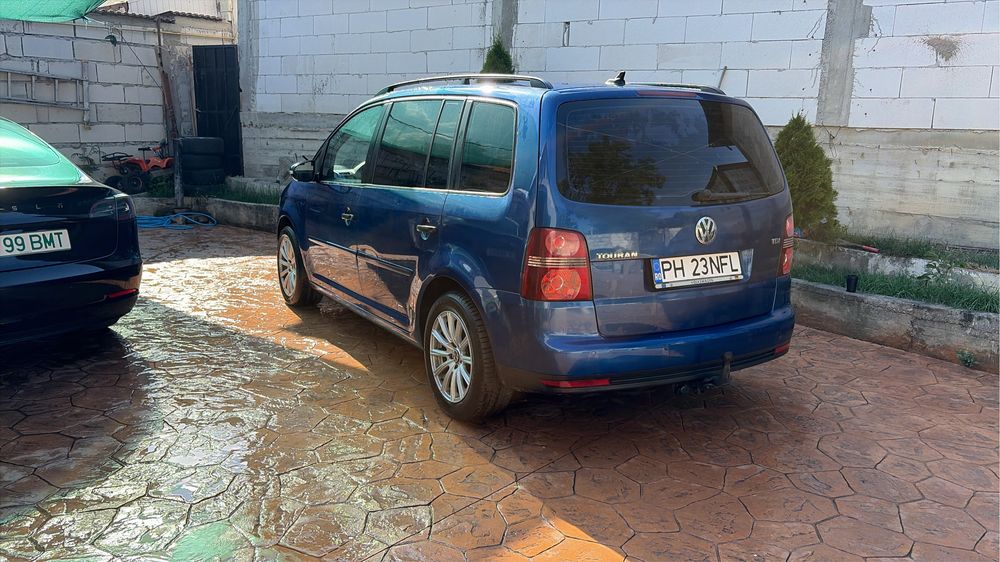 VOLKSWAGEN Touran 2010 — imagine 4